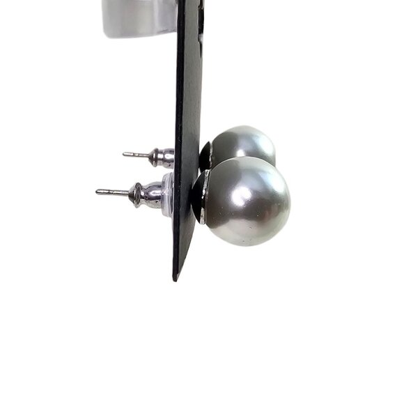 Express Silver-Tone Faux Pearl Stud Earrings‎ NWT - Picture 2 of 4